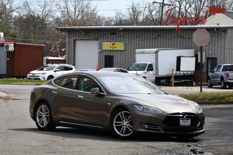 Used 2015 Tesla Model S 70D image 1