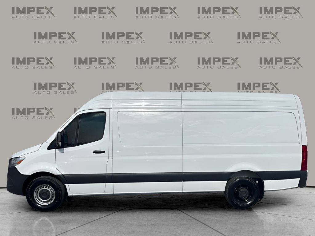 Used 2025 Mercedes-Benz Sprinter 2500 image 2