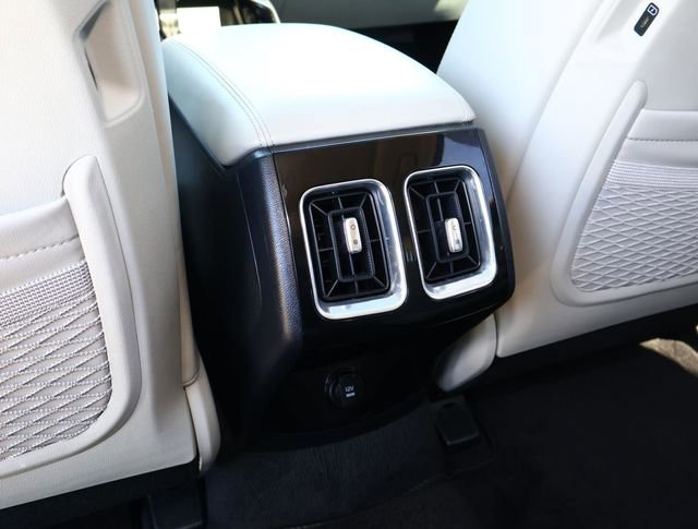 Used 2025 Kia Sorento SX image 14