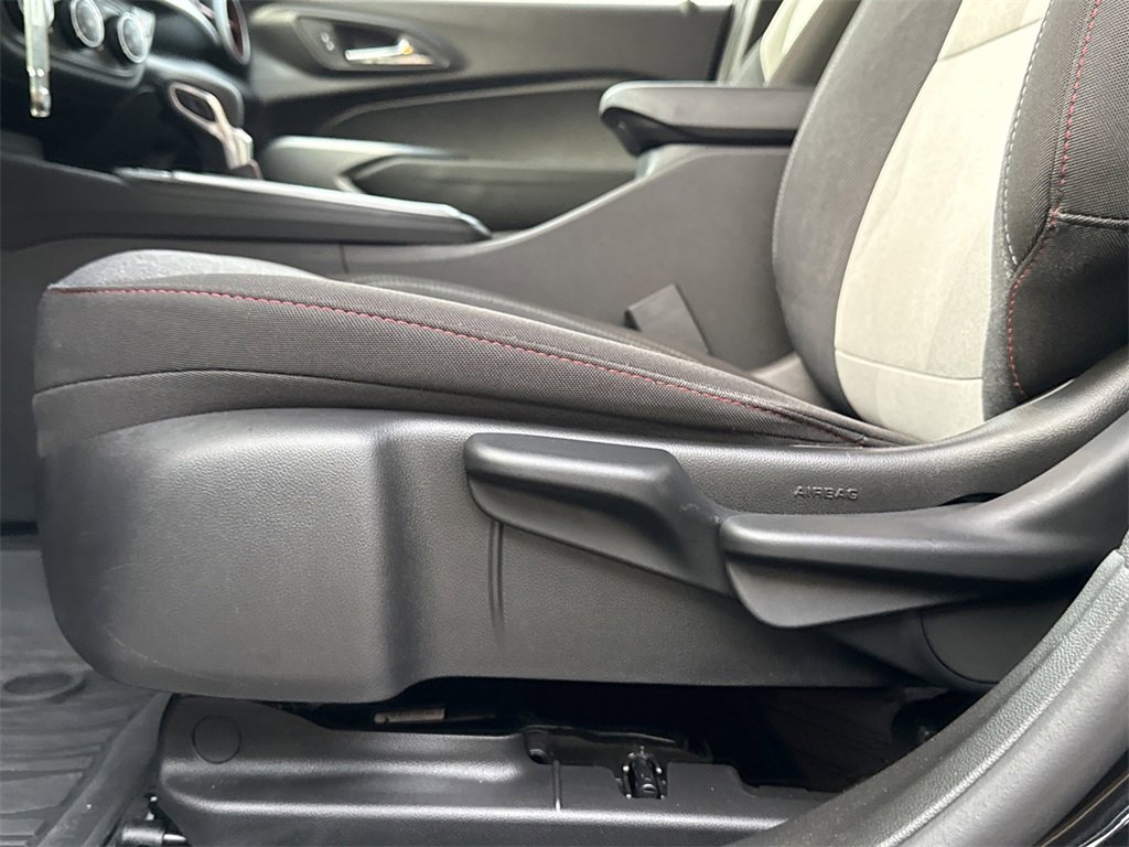 Used 2024 Chevrolet Trax RS w/ Driver Confidence Package image 29