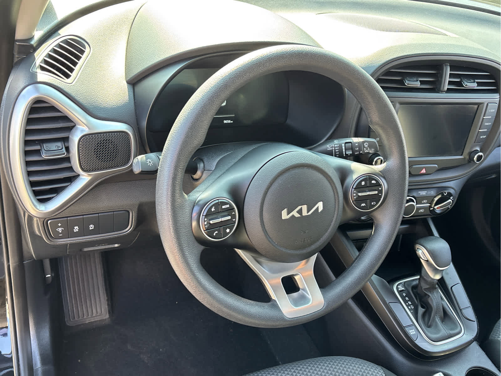 Used 2024 Kia Soul LX w/ Option Group 015 FWD image 9