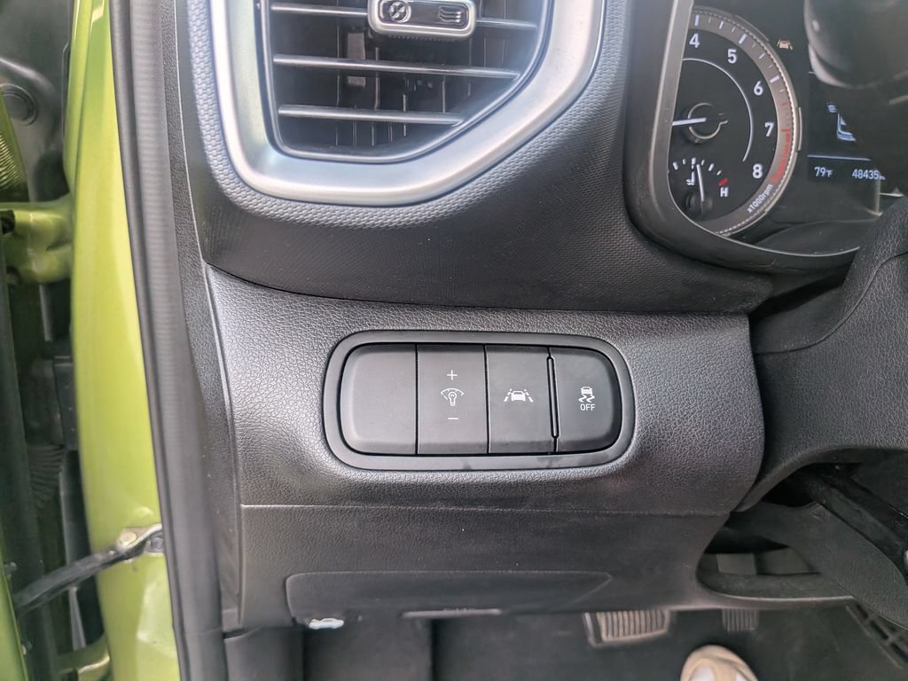 Used 2020 Hyundai Venue SE FWD image 27