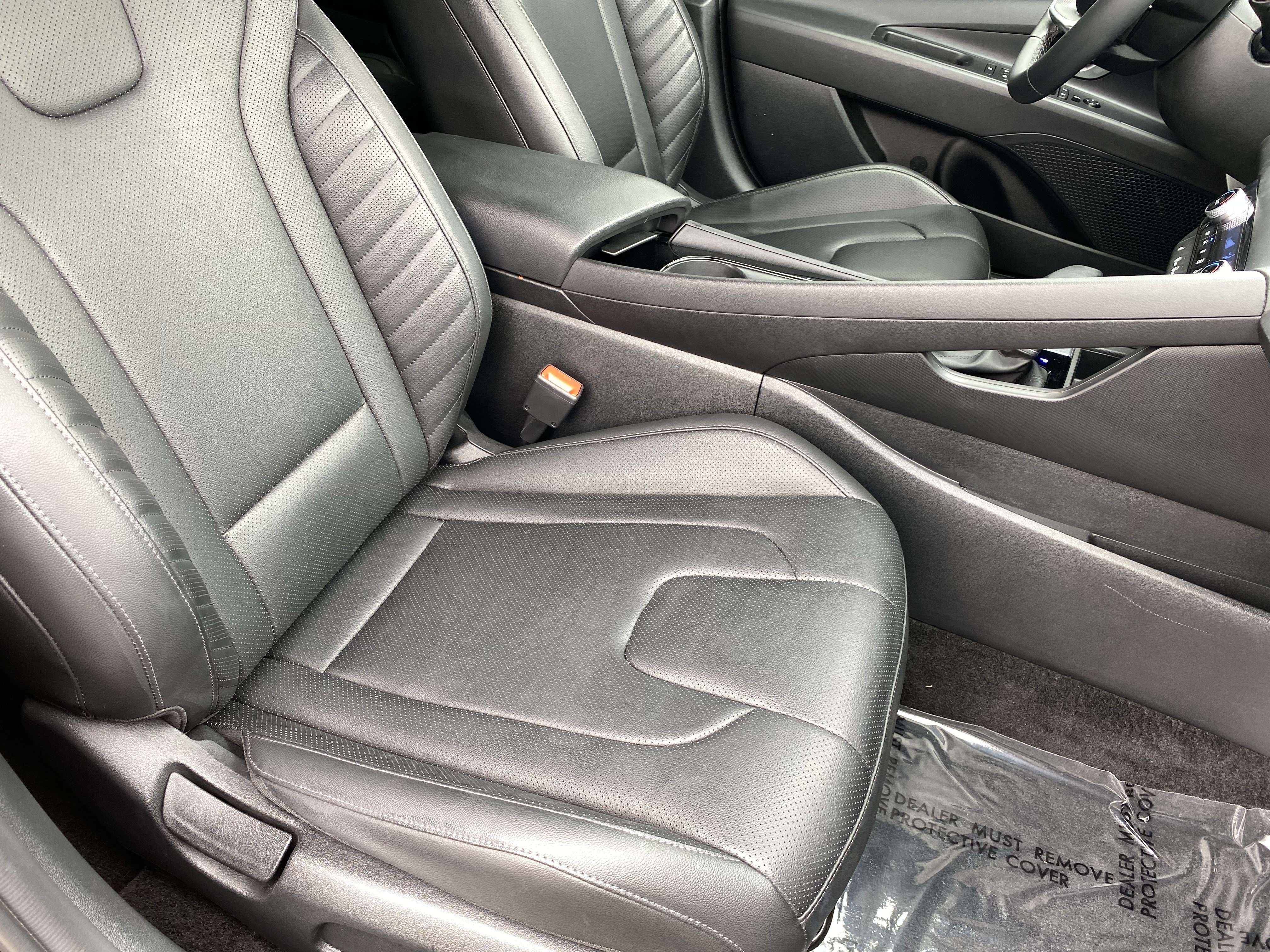 Certified 2024 Hyundai Elantra Limited FWD image 10
