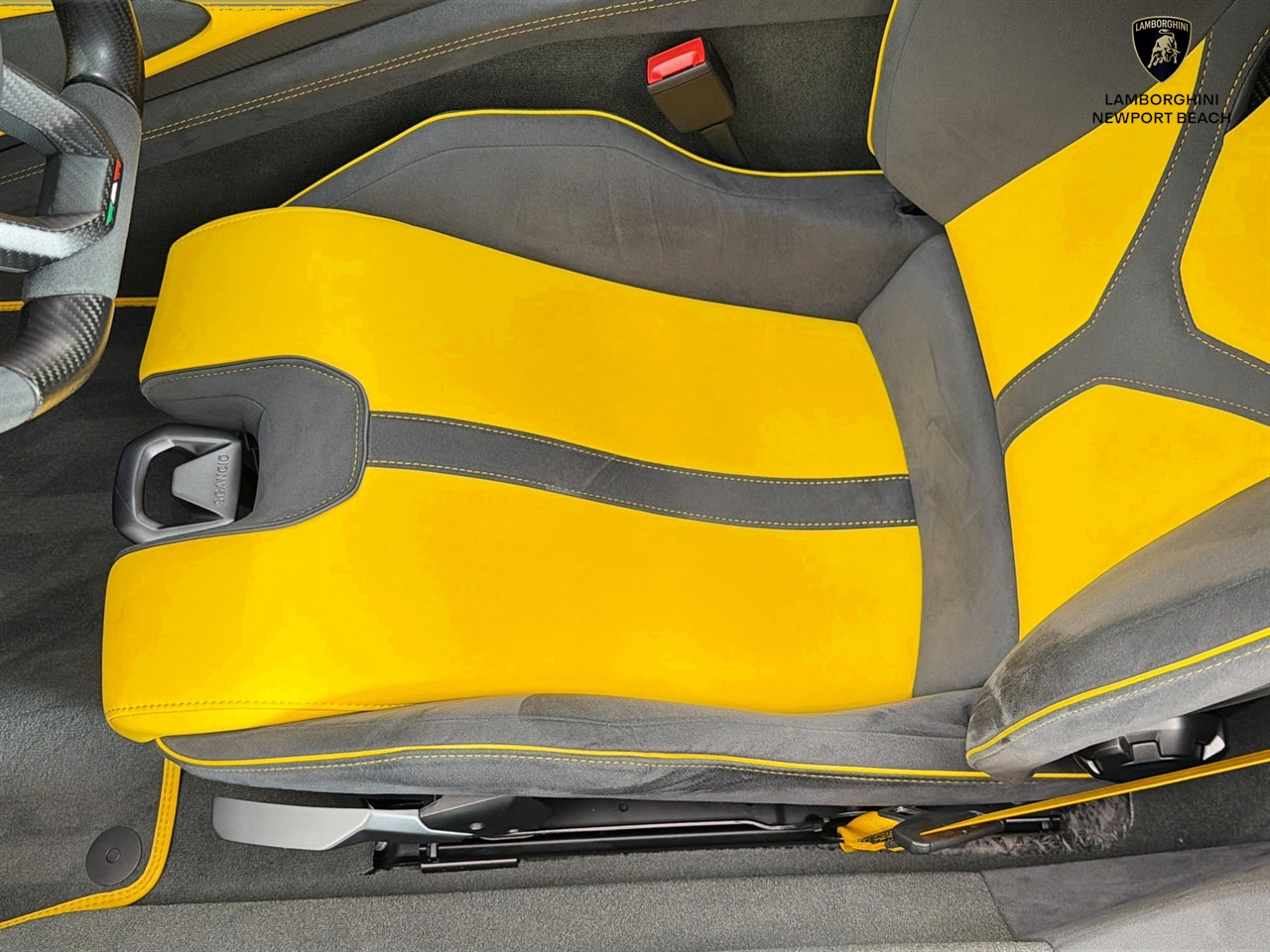 Used 2025 Lamborghini Revuelto AWD/4WD image 26