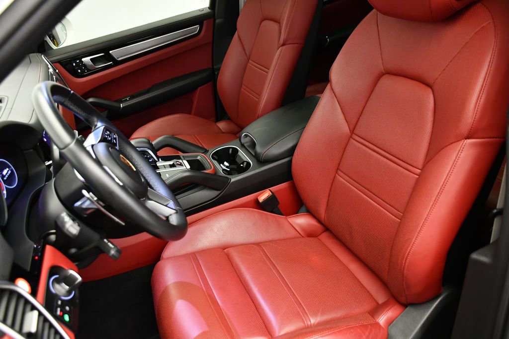 Used 2023 Porsche Cayenne image 41