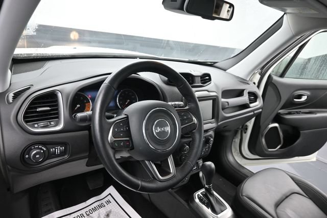 Used 2019 Jeep Renegade Limited AWD/4WD image 14