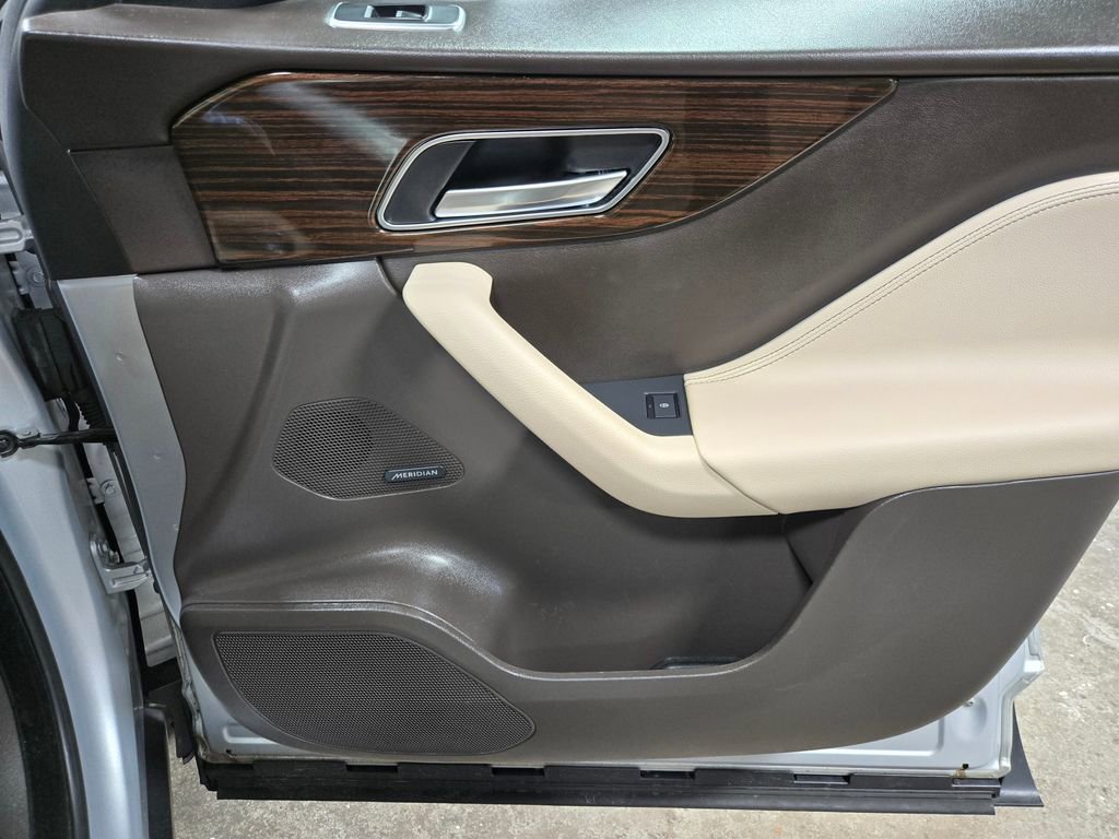 Used 2020 Jaguar F-PACE Prestige AWD/4WD image 53