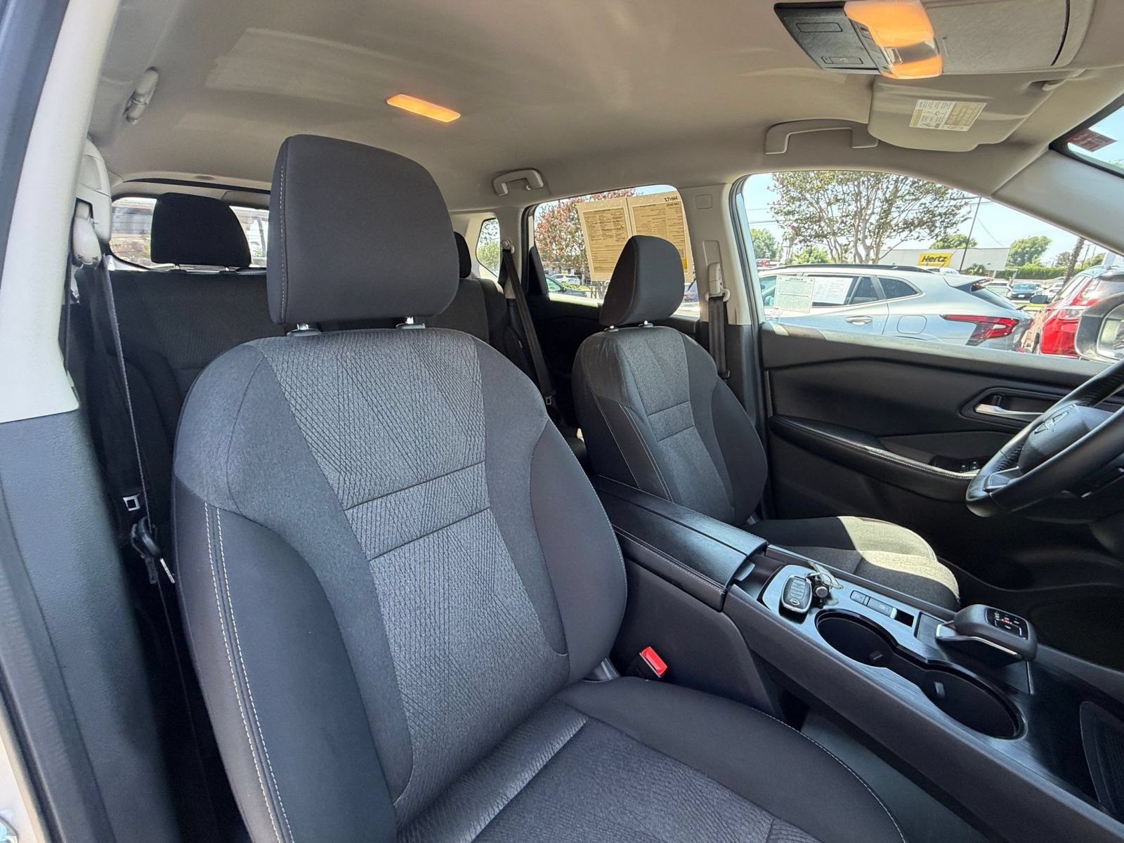 Used 2025 Nissan Rogue SV FWD image 38