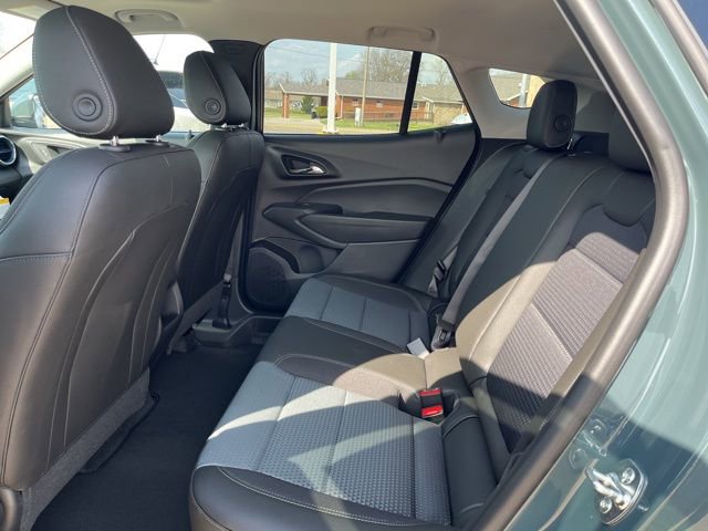 New 2026 Chevrolet Trax LT w/ Sunroof Package FWD image 24