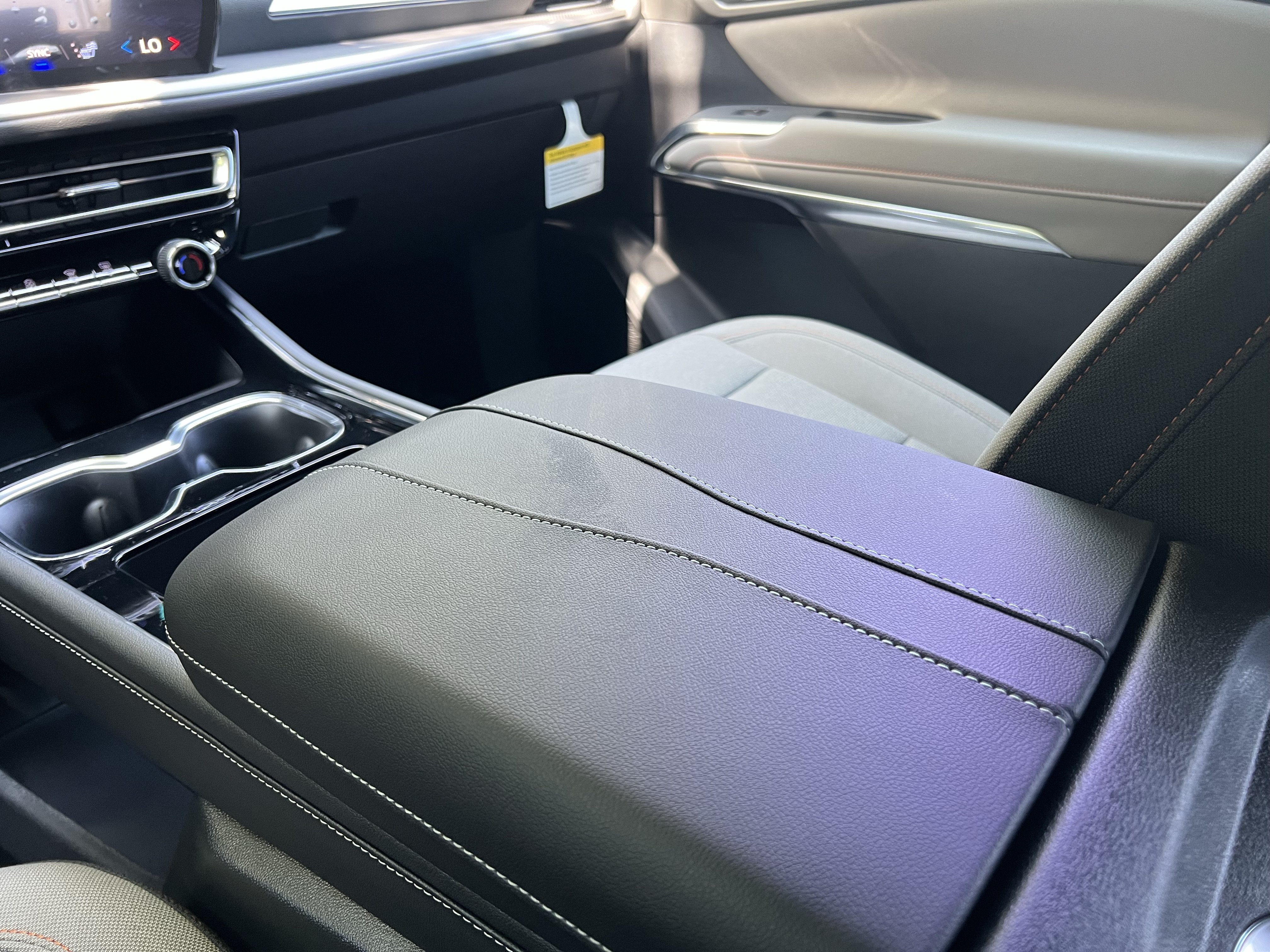New 2027 Chevrolet Traverse LT FWD image 27