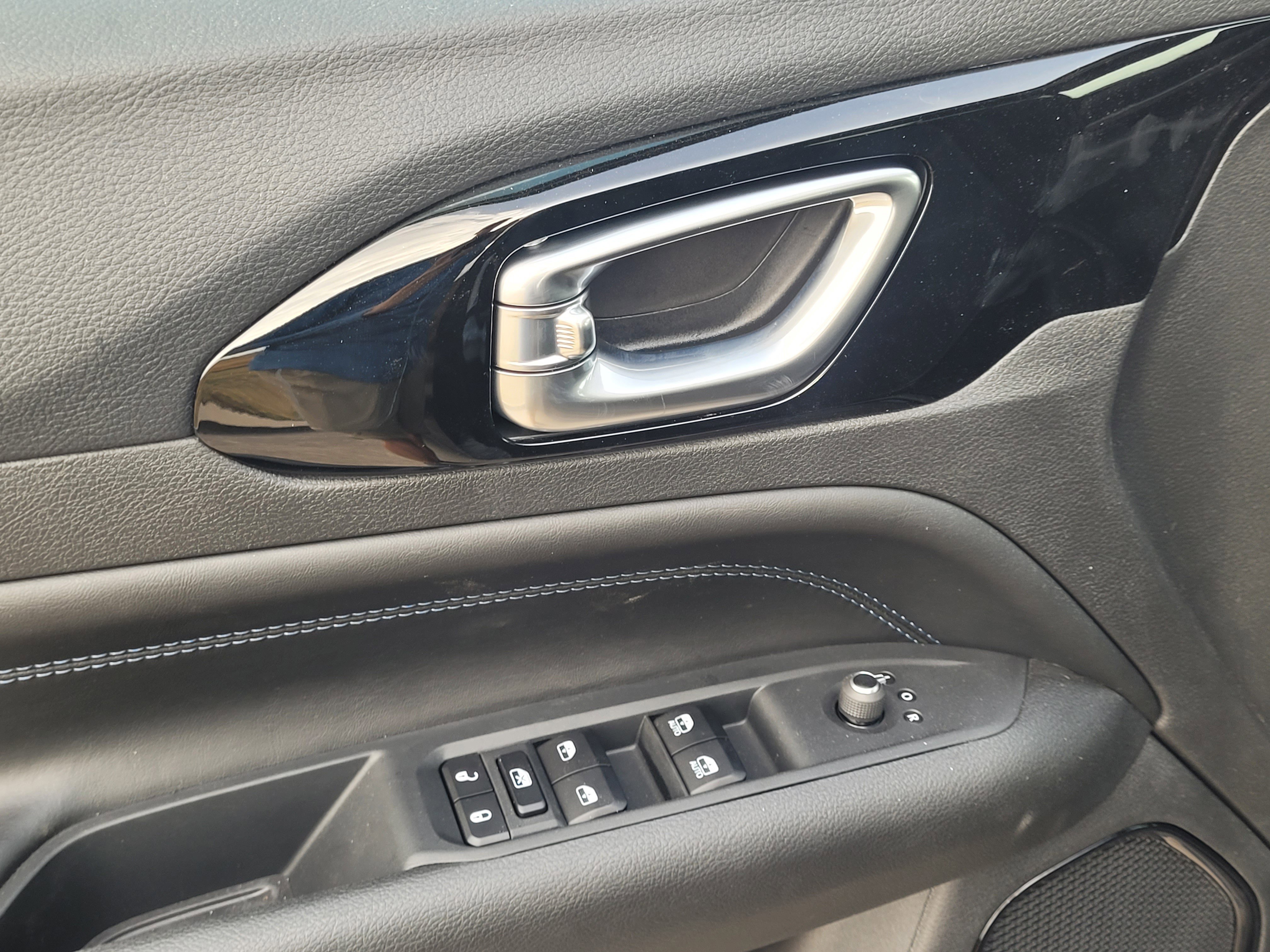 New 2026 Jeep Compass Latitude w/ Quick Order Package 29K image 9