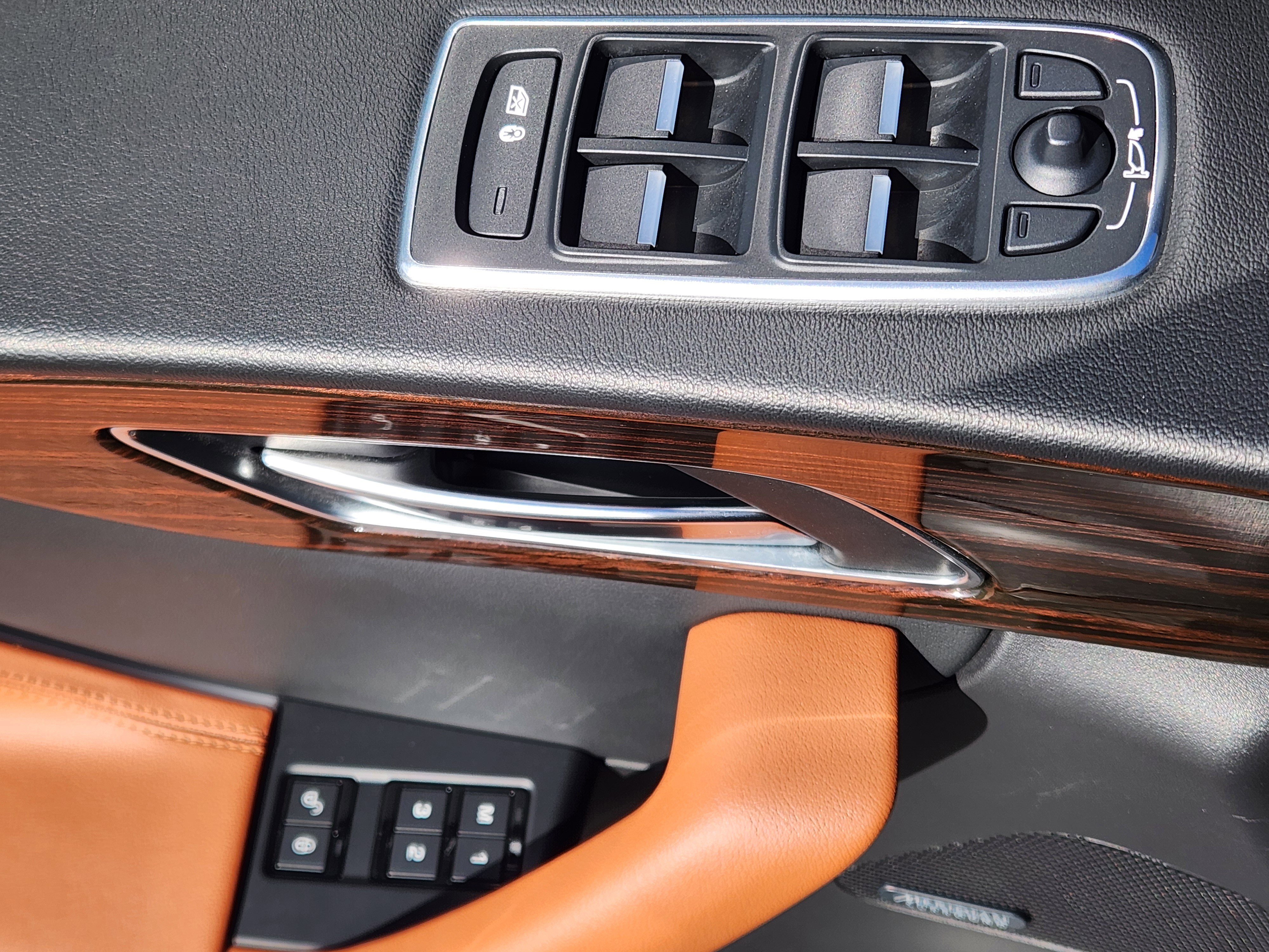 Used 2019 Jaguar F-PACE Portfolio image 12