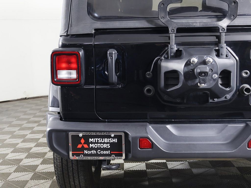 Used 2023 Jeep Wrangler Unlimited Sahara AWD/4WD image 12