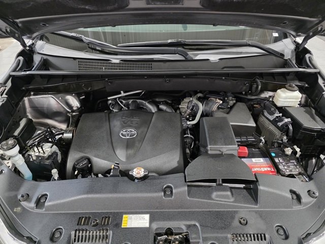 Used 2019 Toyota Highlander XLE image 27