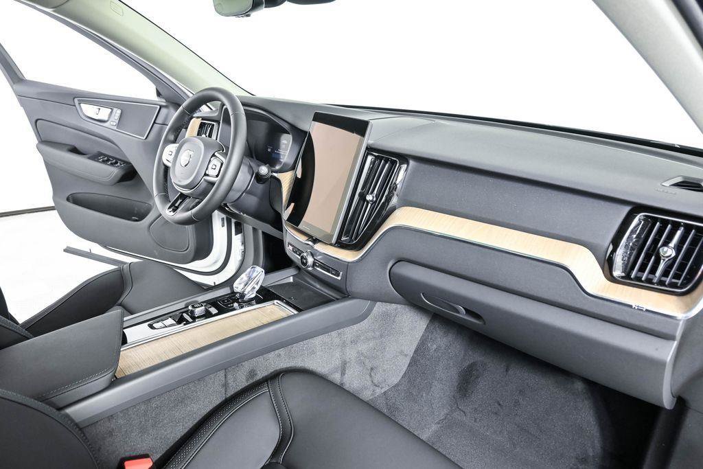 New 2026 Volvo XC60 B5 Plus w/ Protection Package Premier AWD/4WD image 22