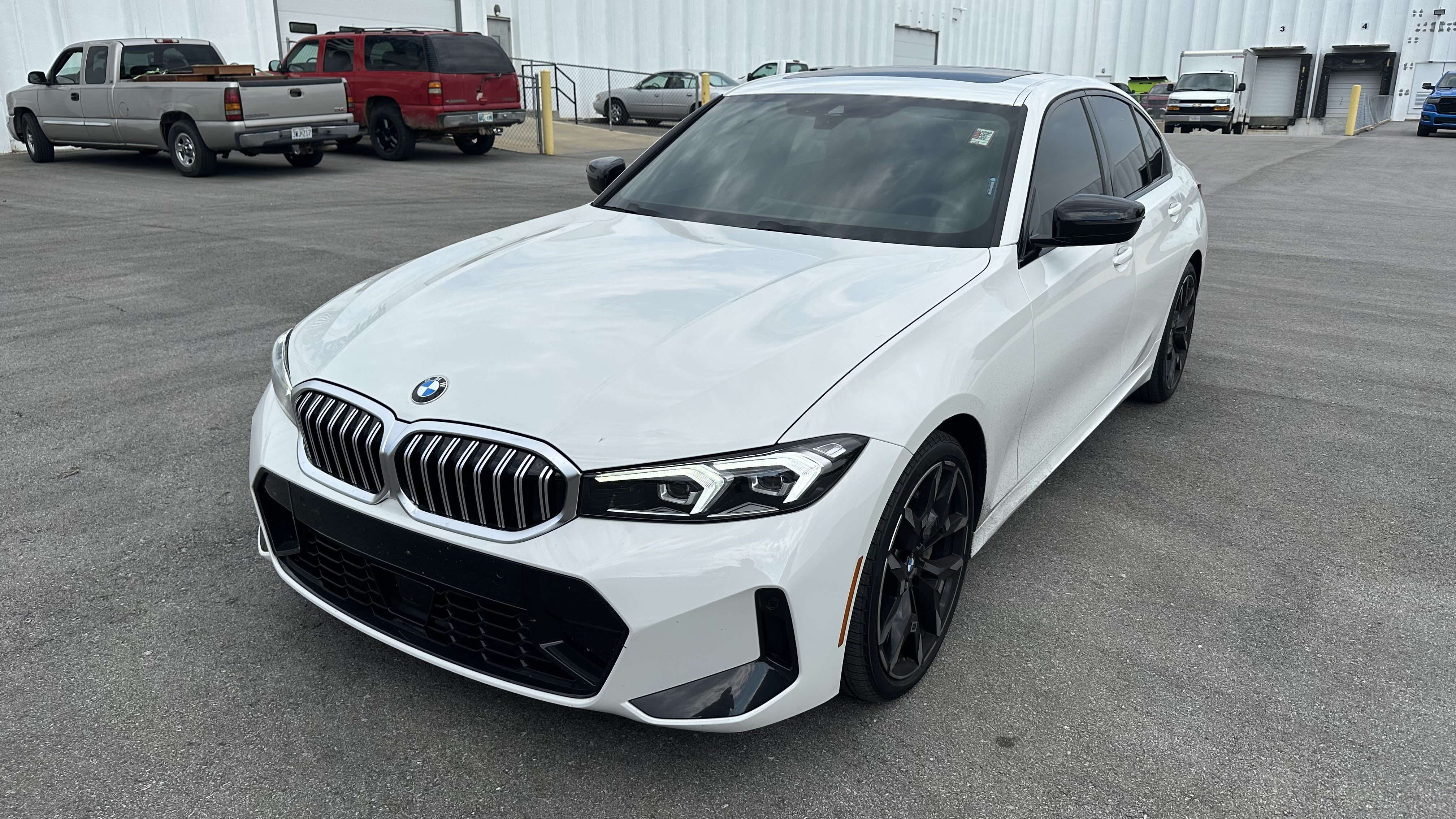 Used 2025 BMW 330i xDrive Sedan w/ M Sport Package AWD/4WD image 5