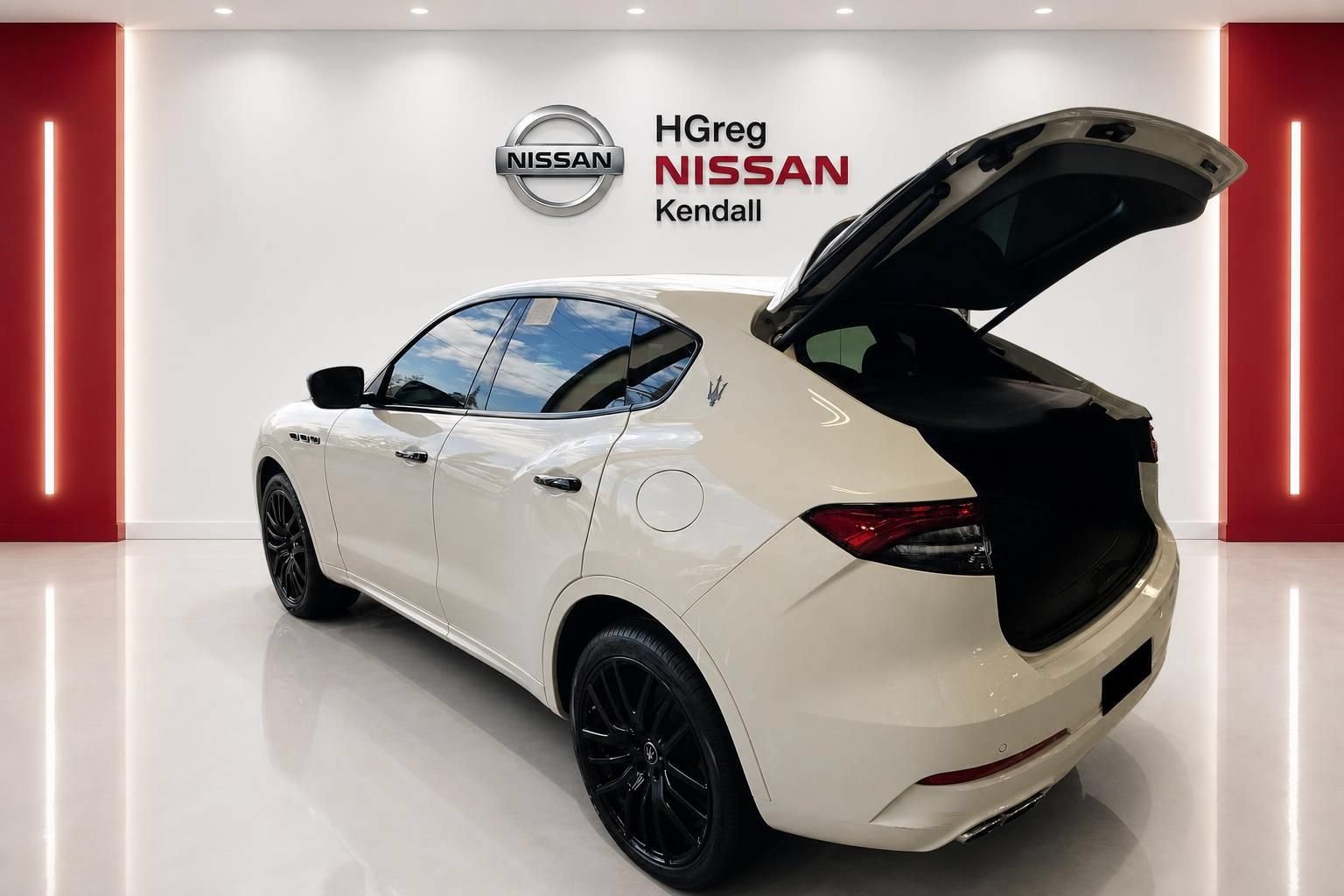 Used 2022 Maserati Levante GT AWD/4WD image 2