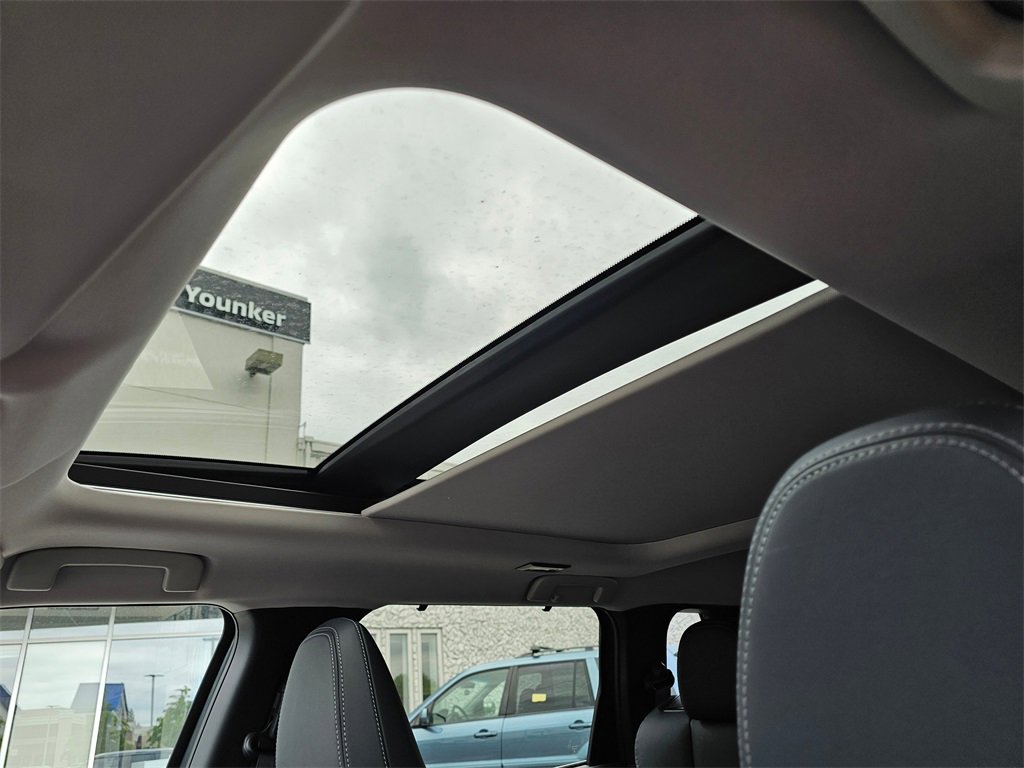 New 2025 Mitsubishi Outlander SEL image 8