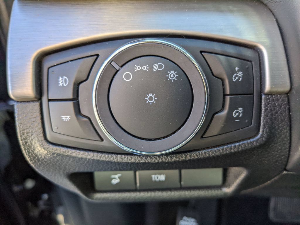 Certified 2018 Ford Explorer Platinum AWD/4WD image 16