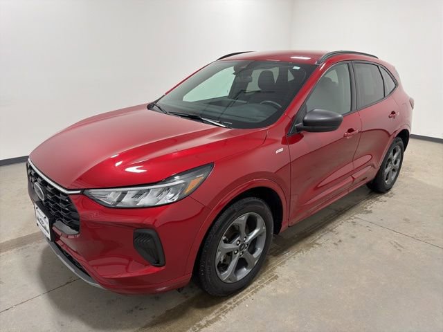 Used 2023 Ford Escape ST-Line w/ Tech Pack #1 AWD/4WD image 7