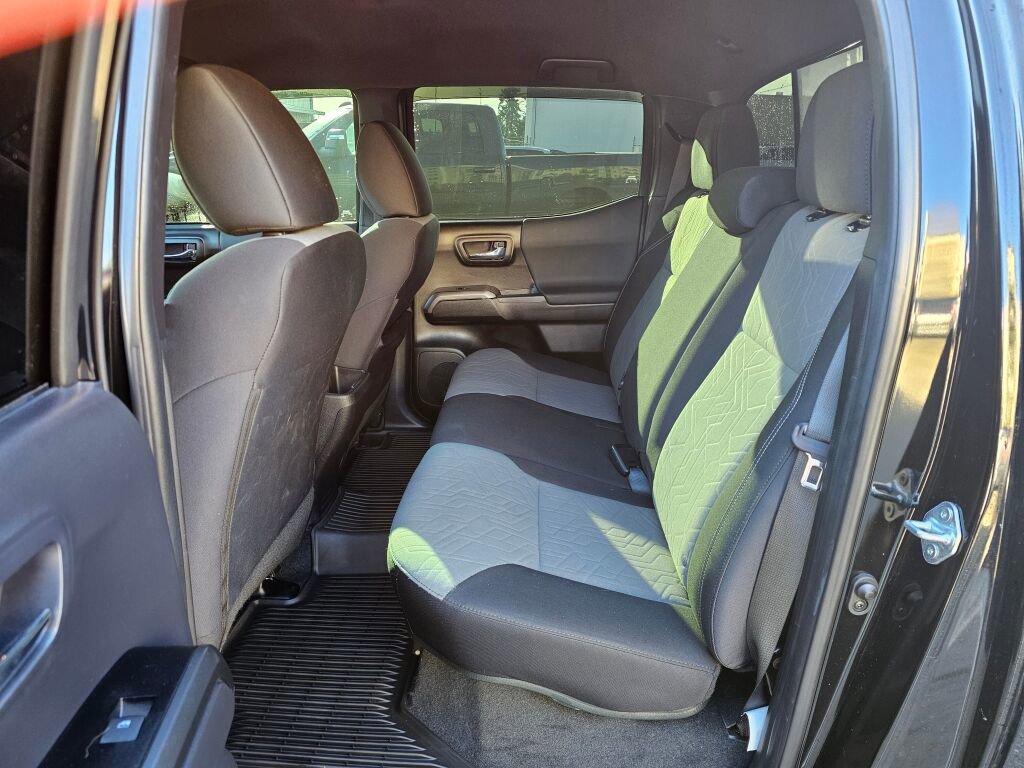 Used 2023 Toyota Tacoma TRD Off-Road image 15
