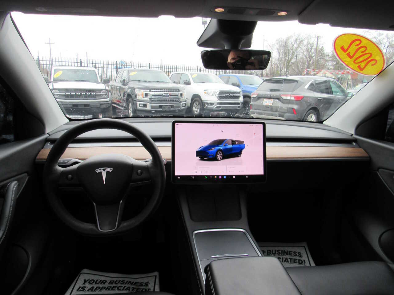 Used 2022 Tesla Model Y Long Range image 11