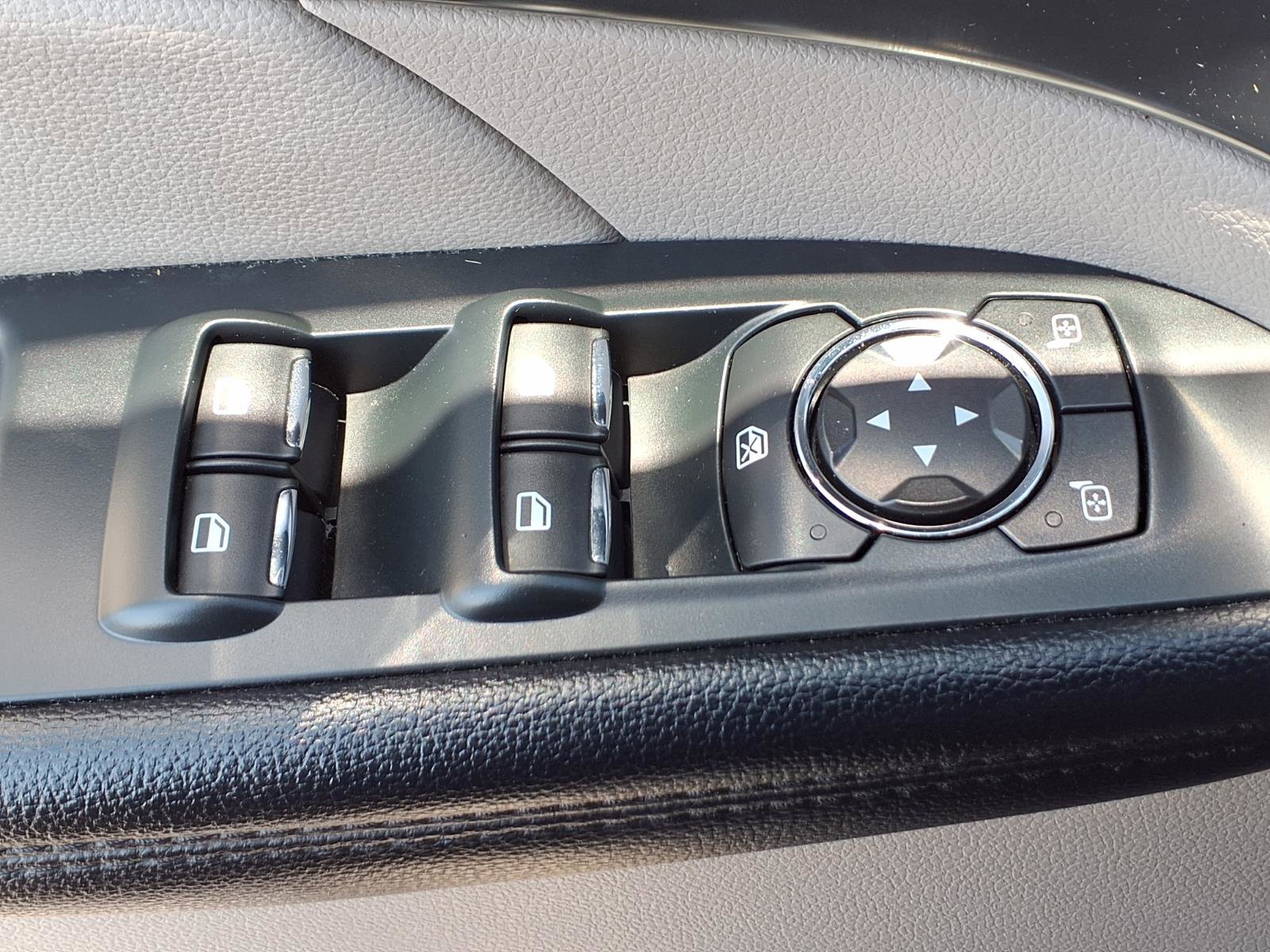 Certified 2019 Ford Explorer XLT w/ Equipment Group 202A image 22