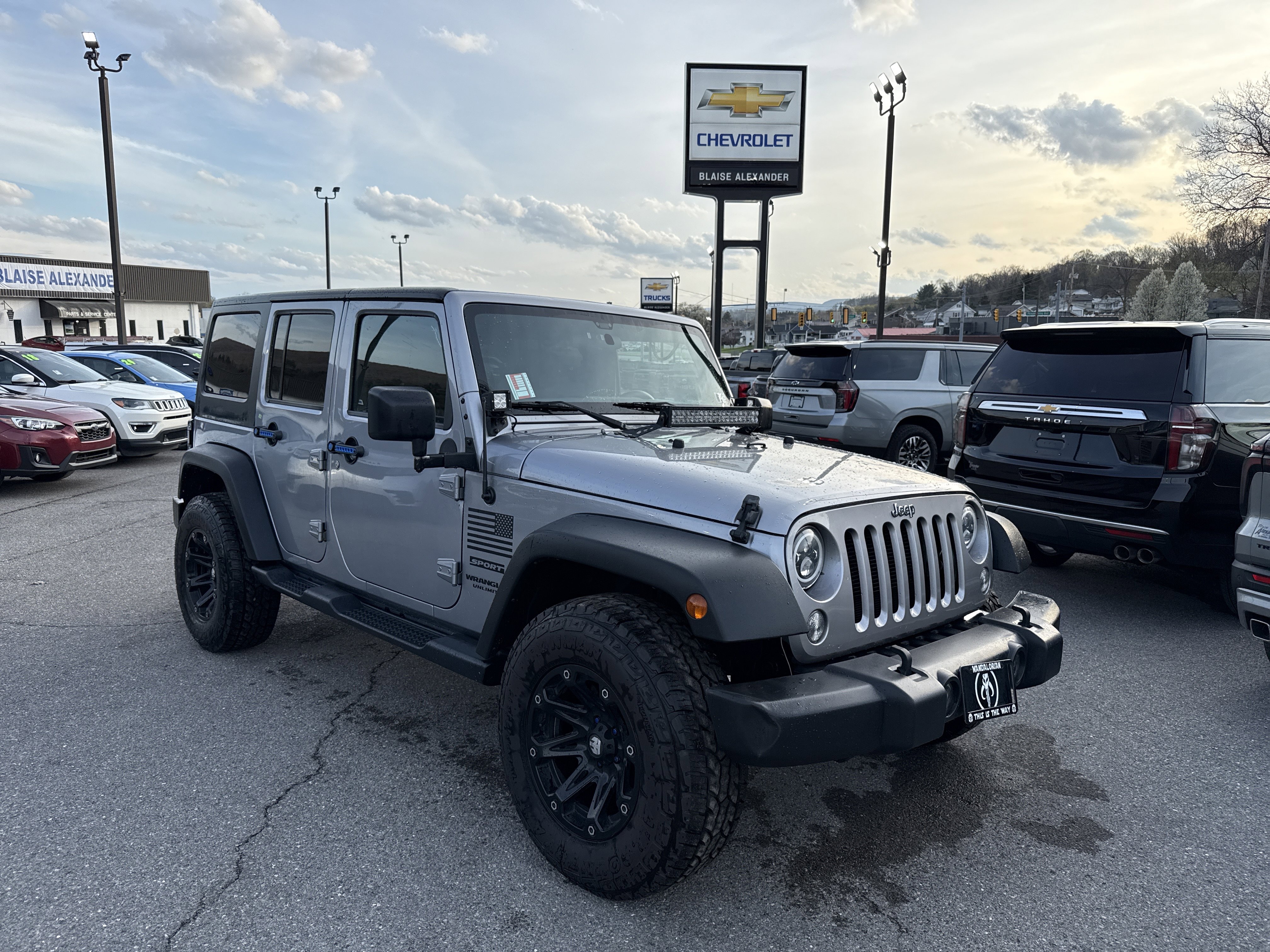 Used 2015 Jeep Wrangler Unlimited Sport image 1