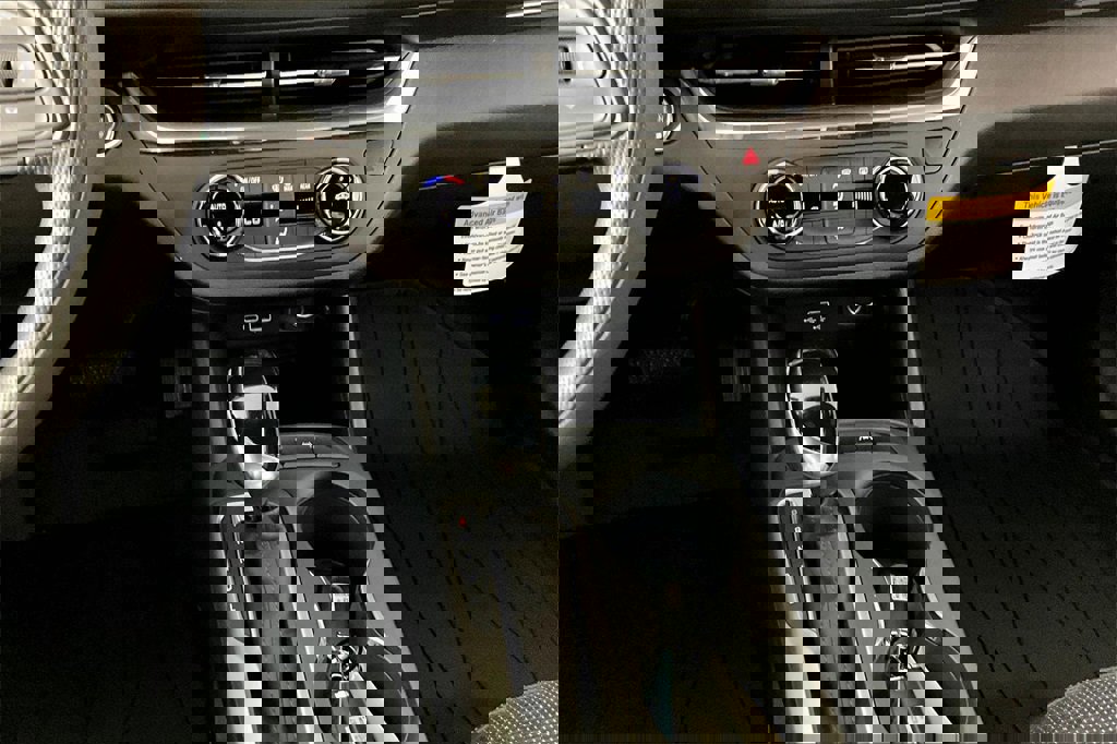 New 2026 Buick Envista Preferred w/ Advanced Safety Package image 7