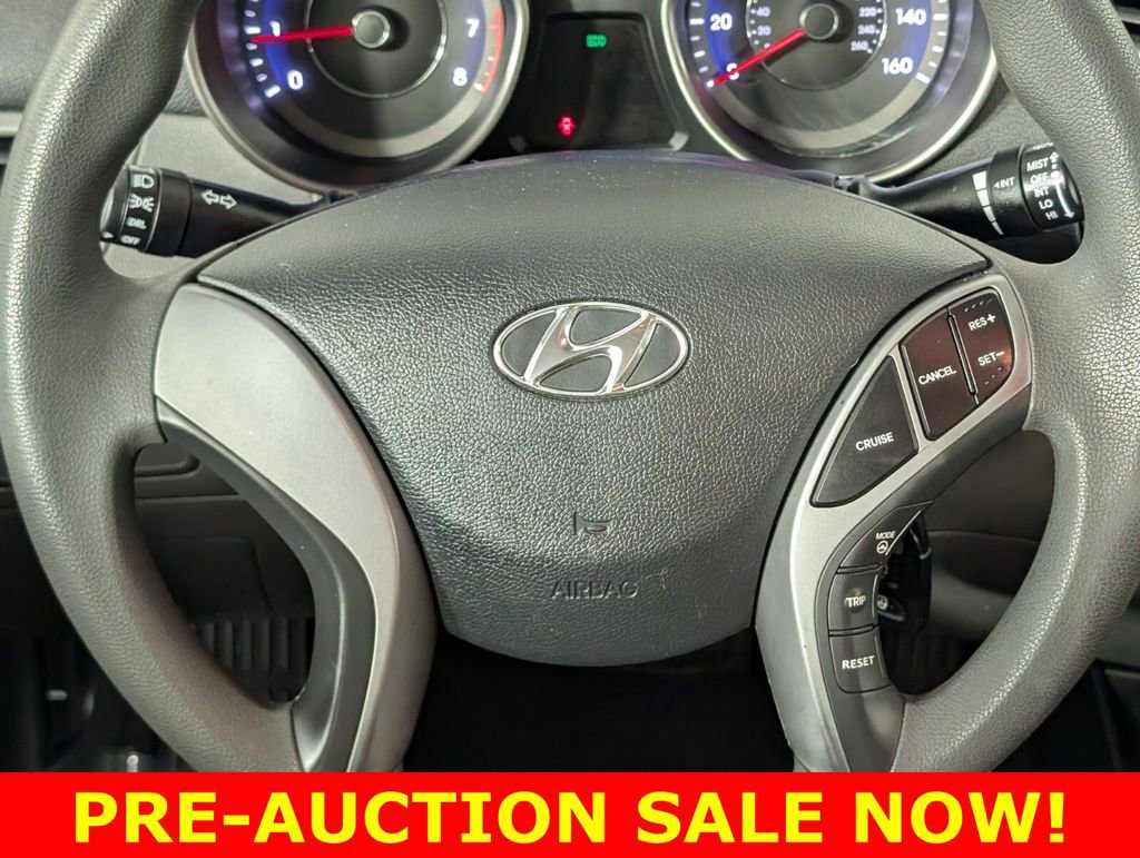 Used 2015 Hyundai Elantra SE image 14
