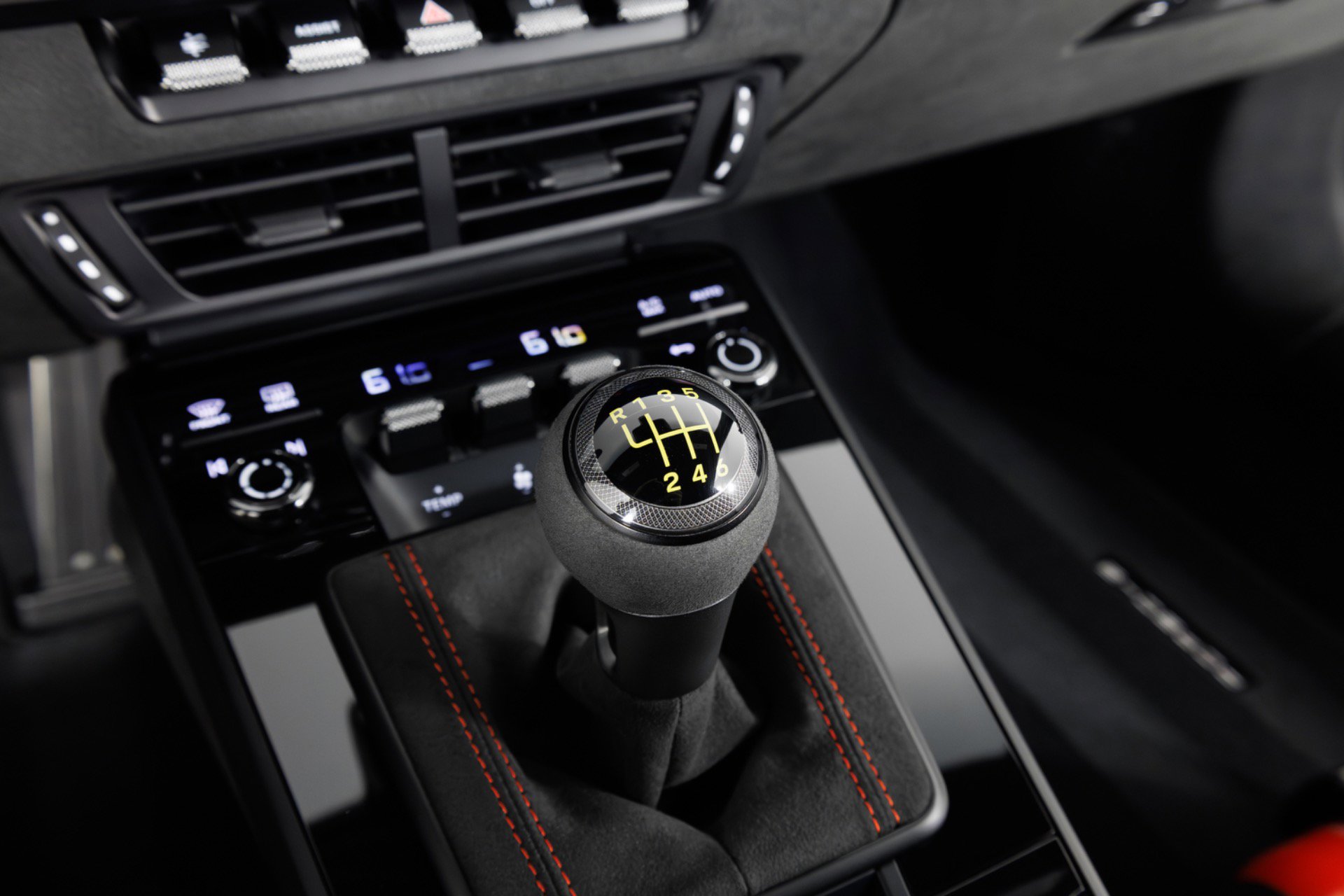 Used 2025 Porsche 911 GT3 RWD image 25