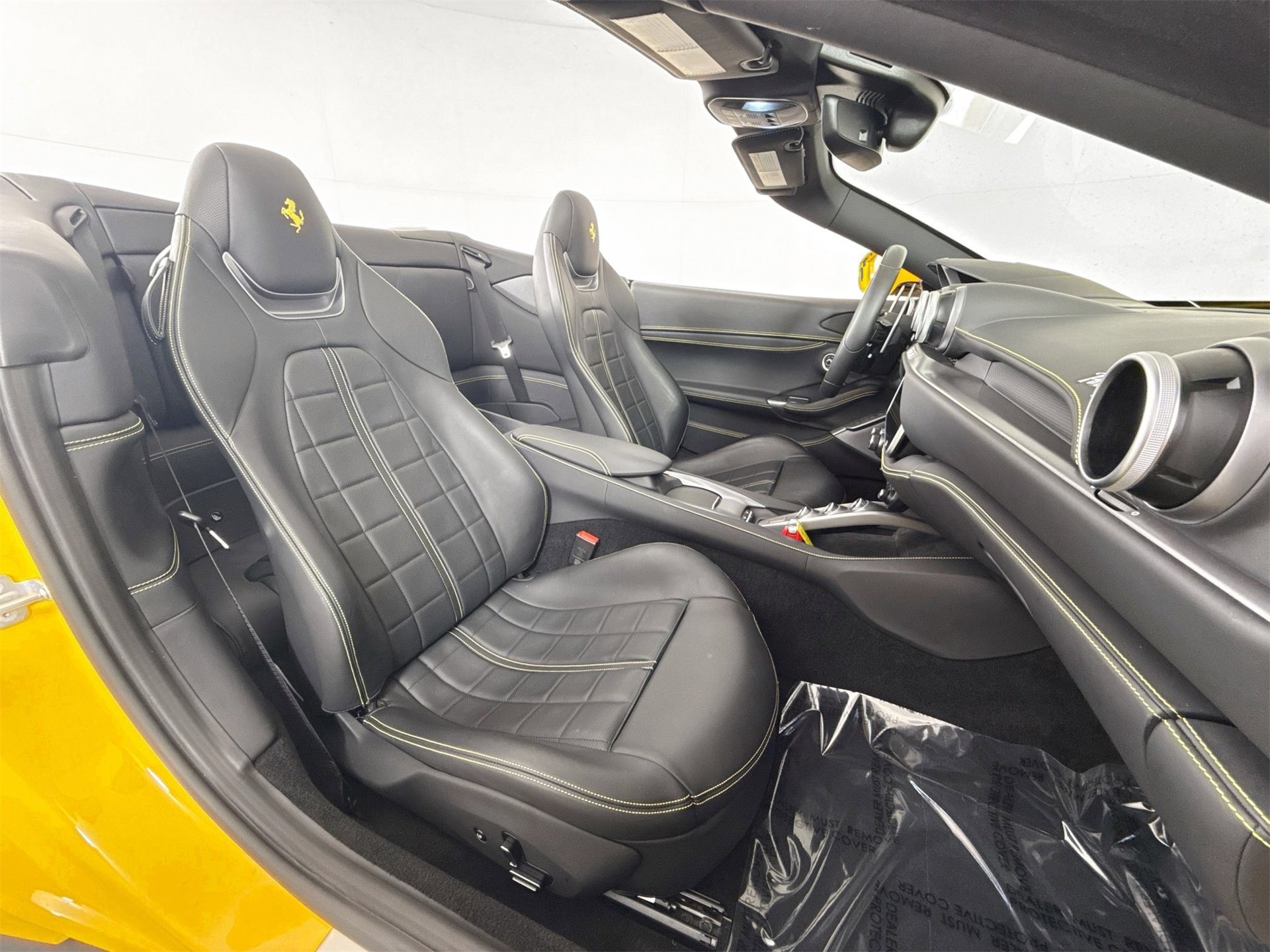 Certified 2022 Ferrari Portofino M image 23