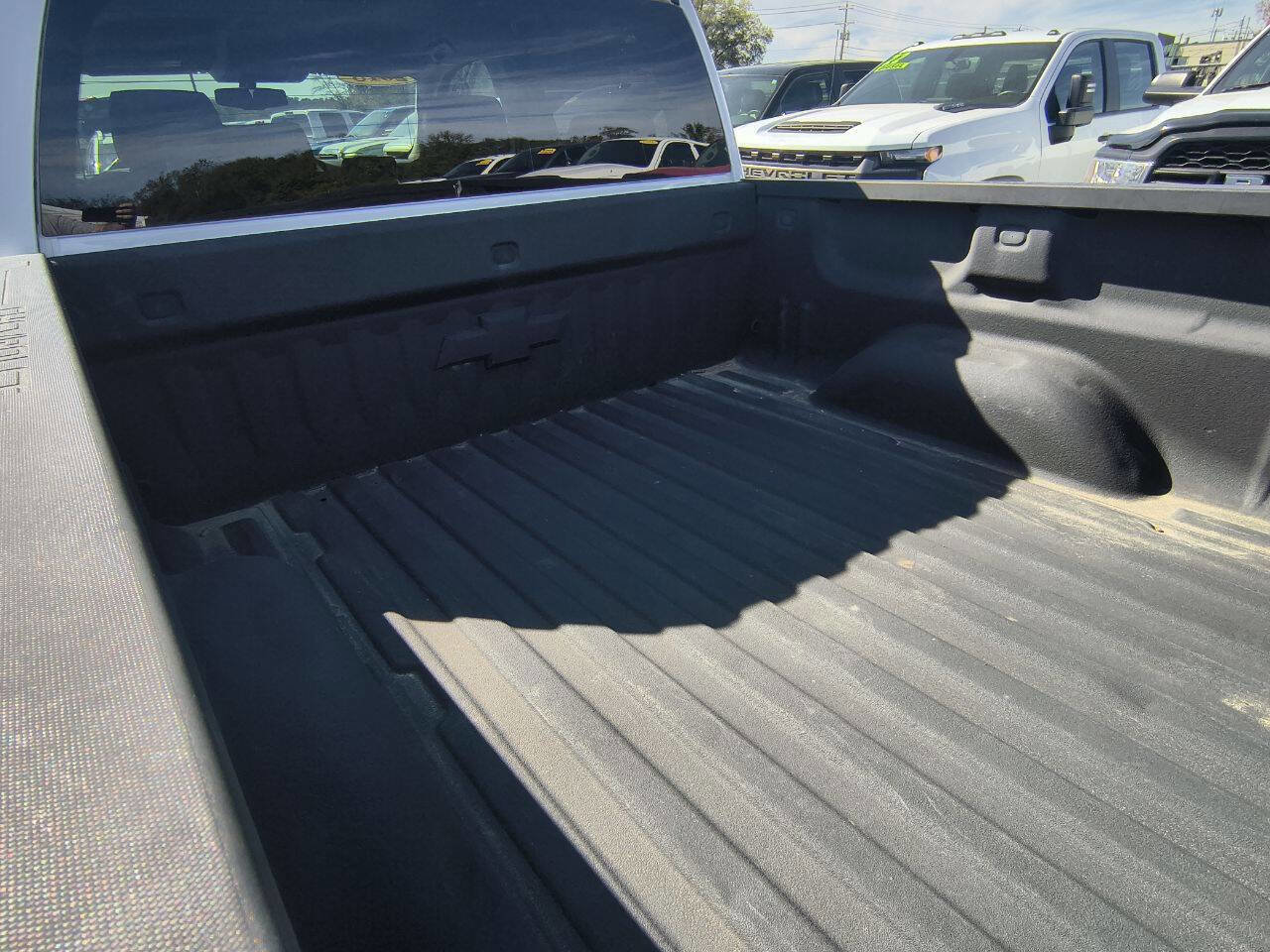 Used 2018 Chevrolet Silverado 1500 LT w/ All Star Edition image 9