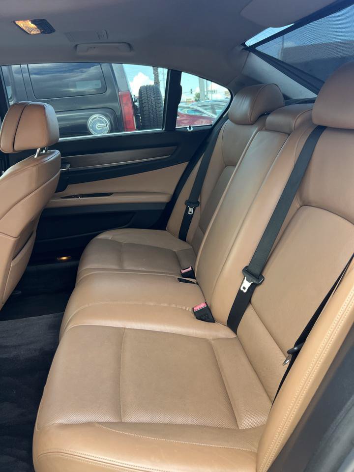 Used 2011 BMW 750Li RWD image 8