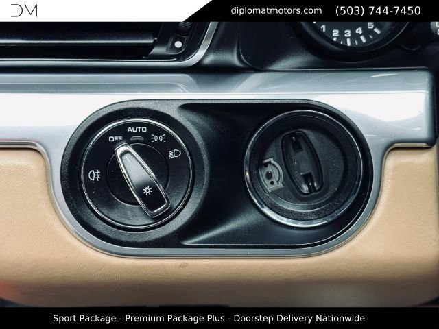 Used 2018 Porsche 911 Carrera 4S AWD/4WD image 32
