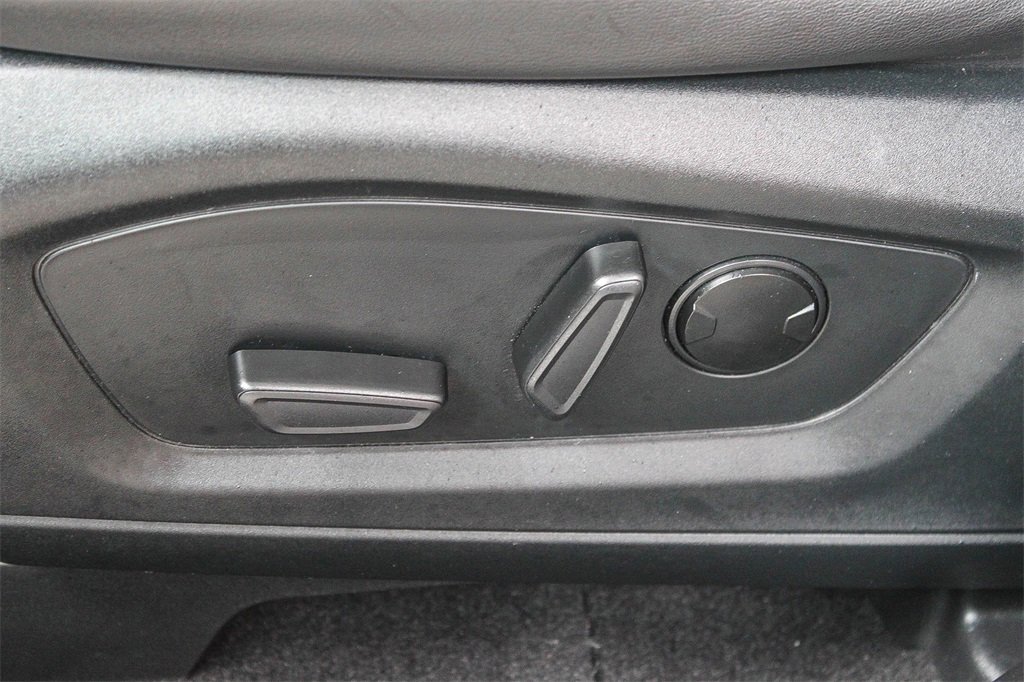 Used 2023 Ford Explorer XLT w/ Equipment Group 202A image 27