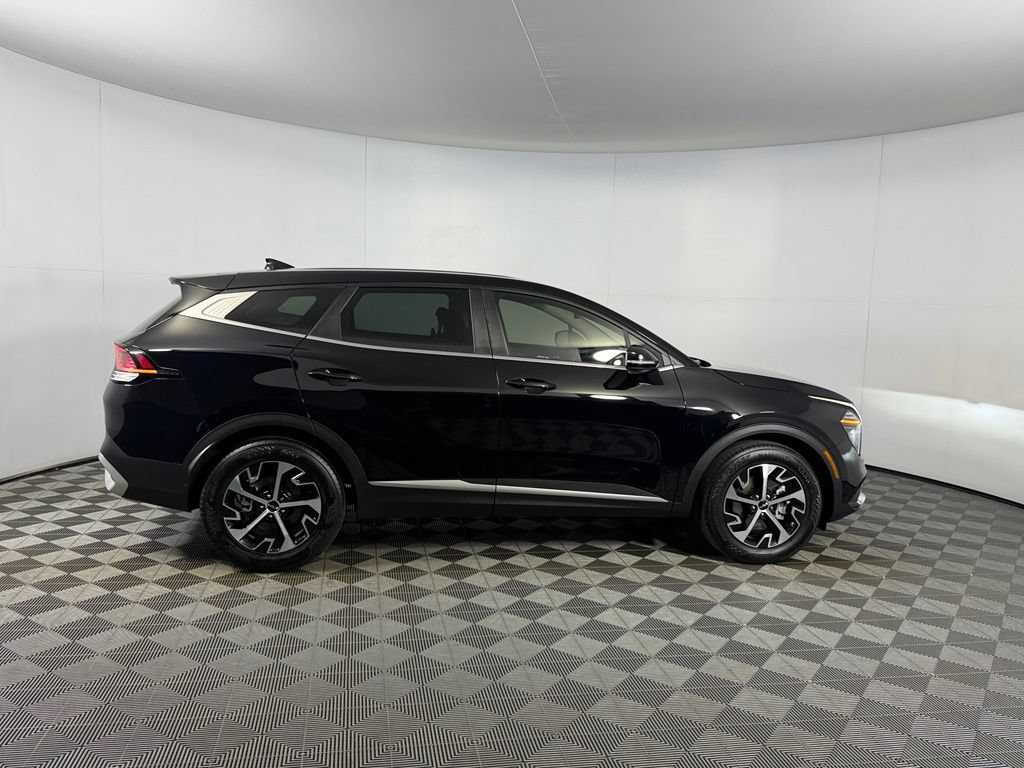 Used 2025 Kia Sportage EX FWD image 5