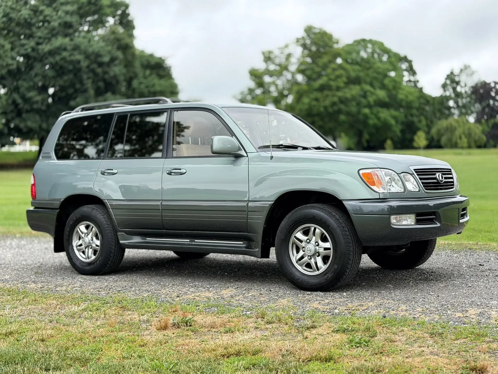 Used 2001 Lexus LX 470 4WD image 3