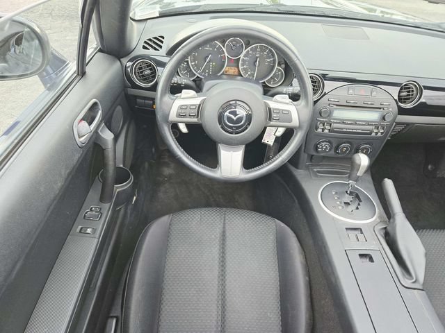 Used 2007 MAZDA MX-5 Miata Touring w/ Appearance Pkg RWD image 11