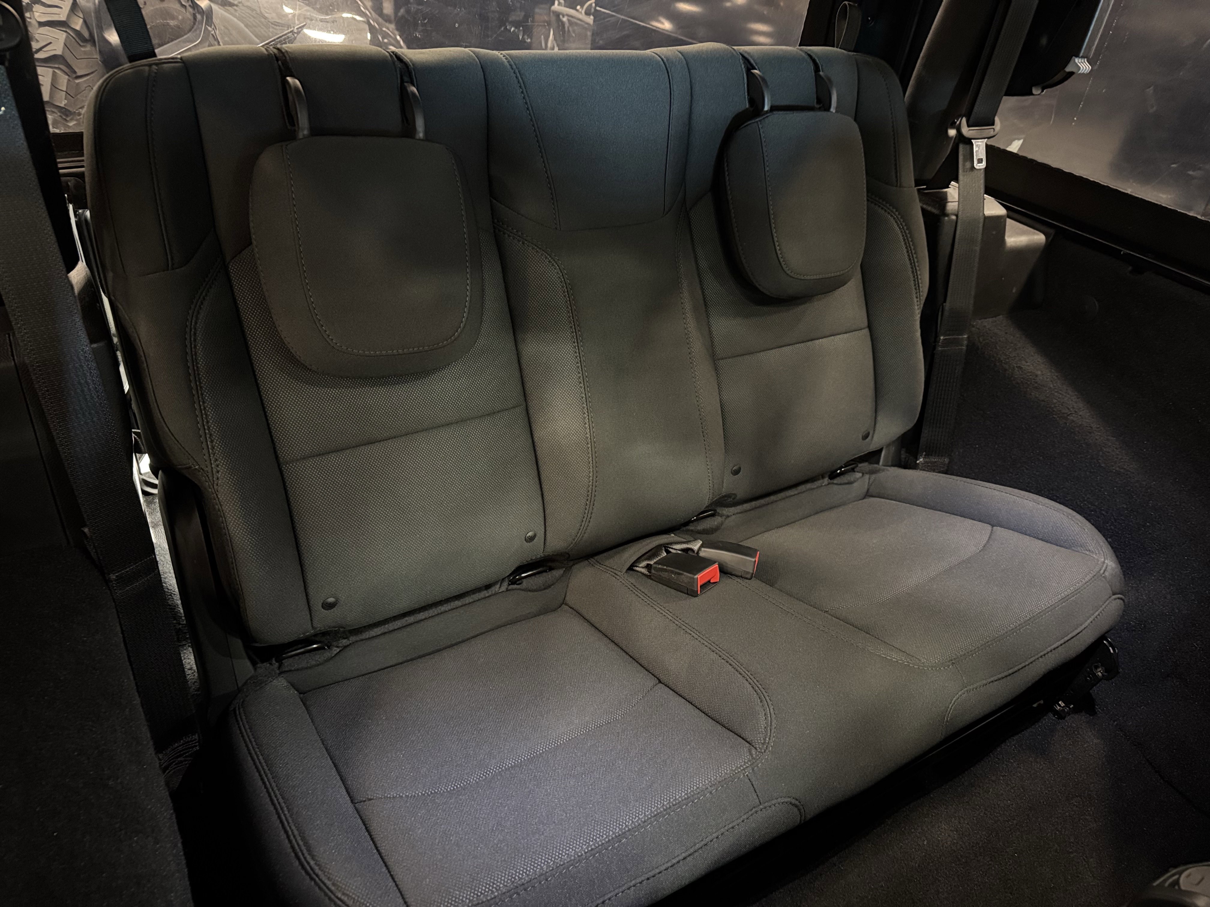 Used 2023 Jeep Wrangler Sport image 27