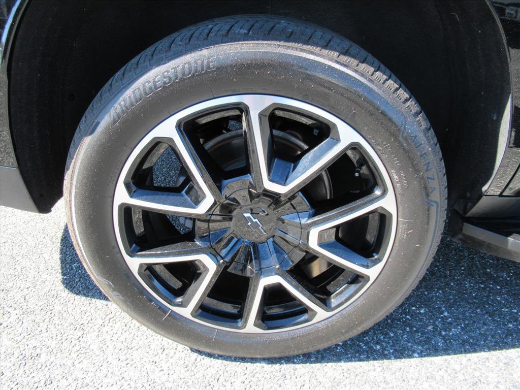 Used 2022 Chevrolet Tahoe RST w/ Luxury Package AWD/4WD image 7