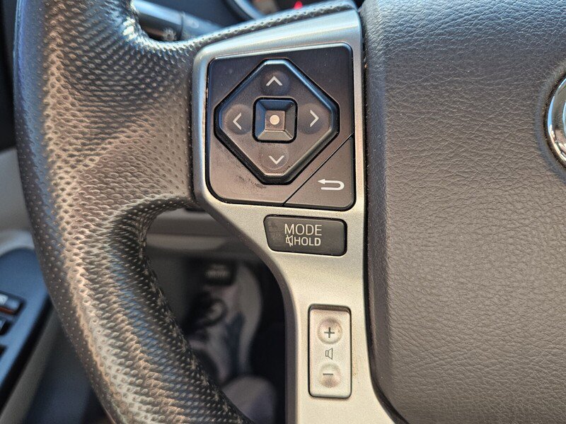 Used 2015 Toyota Tacoma PreRunner image 21