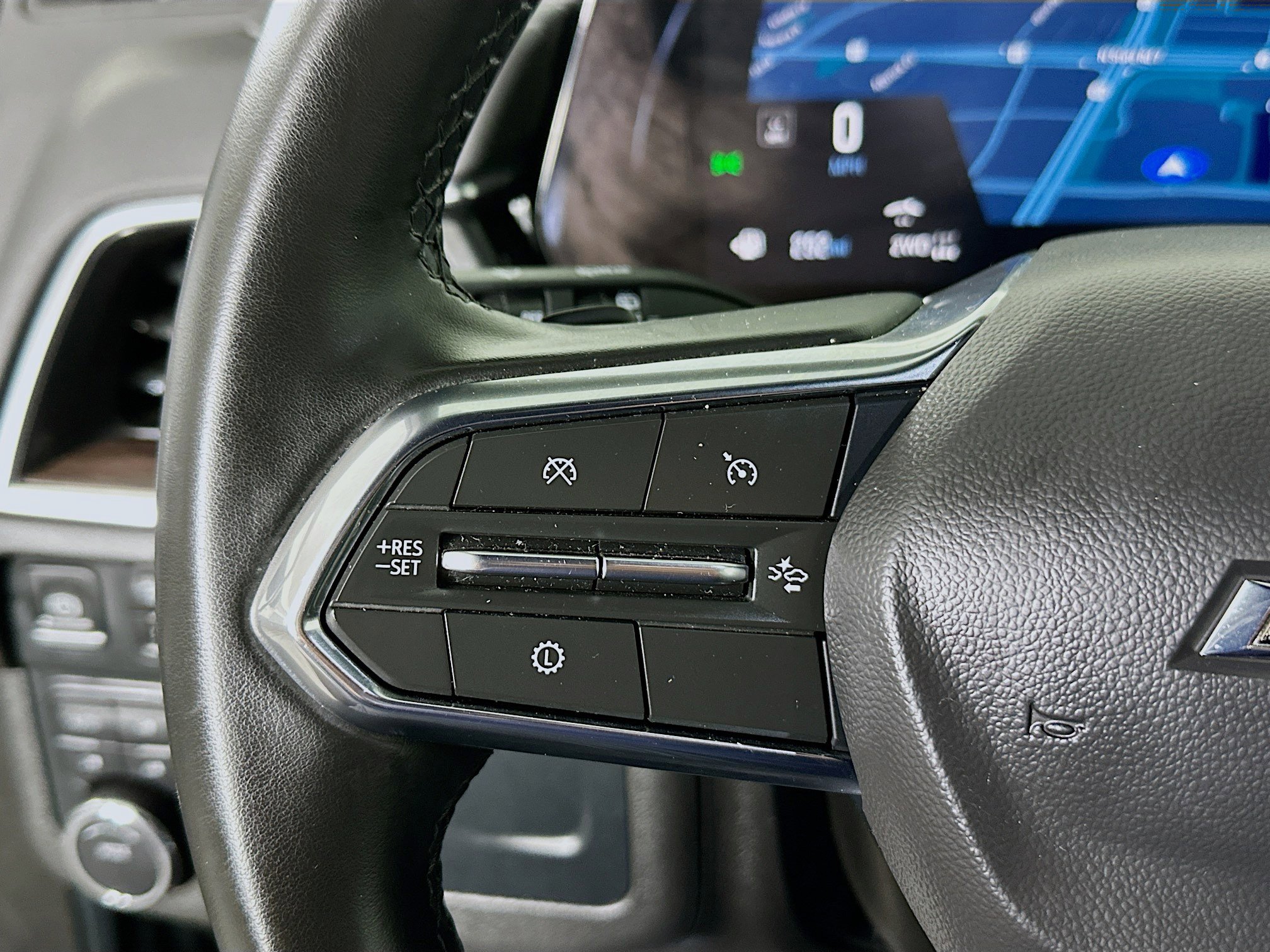 Used 2025 Chevrolet Suburban Z71 image 16