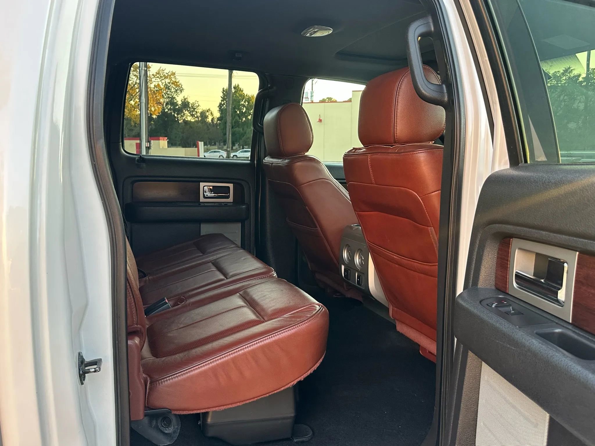 Used 2013 Ford F150 King Ranch w/ King Ranch Luxury Pkg image 12