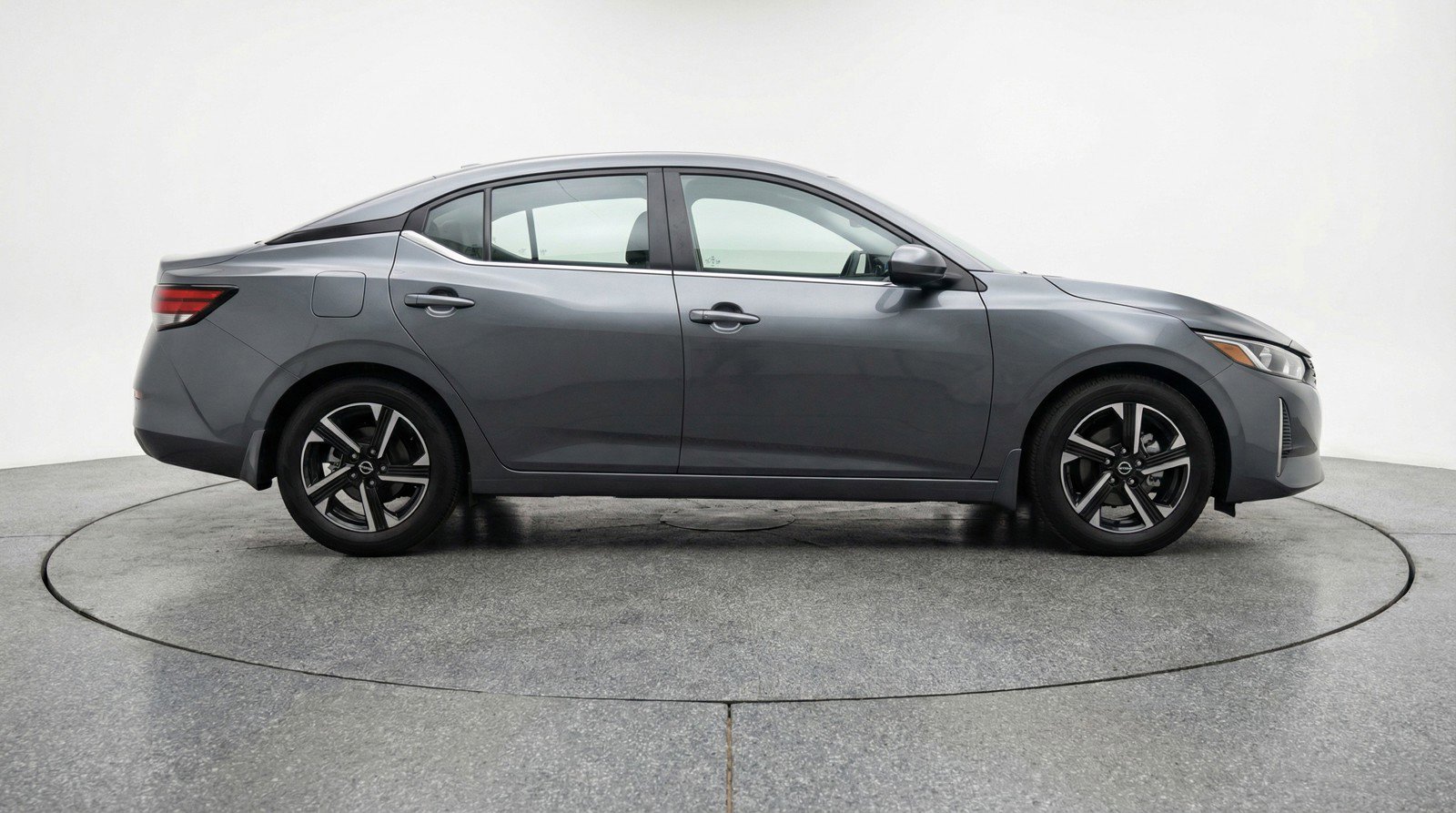 Used 2025 Nissan Sentra SV image 9