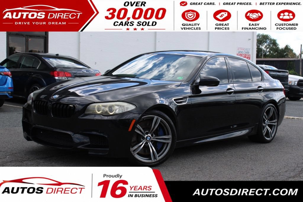 Used 2013 BMW M5 RWD image 1