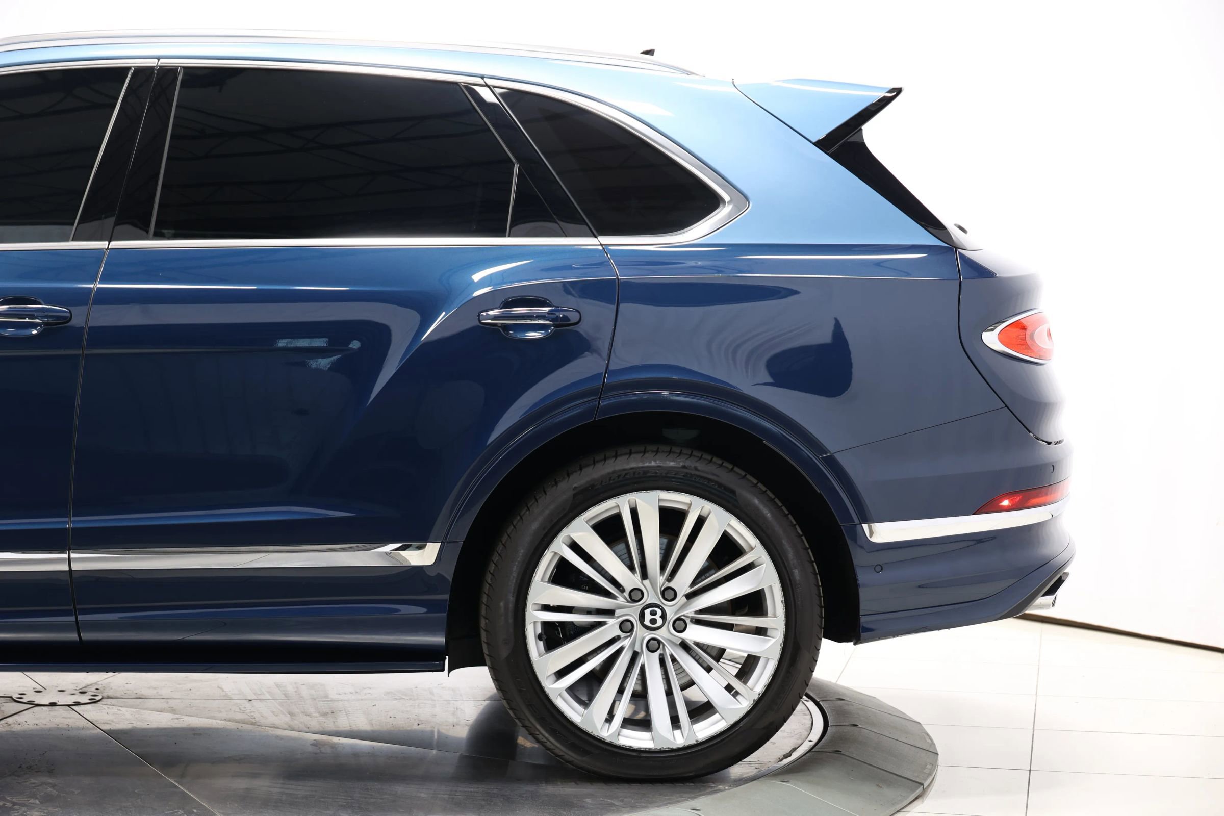 Used 2023 Bentley Bentayga Speed image 10