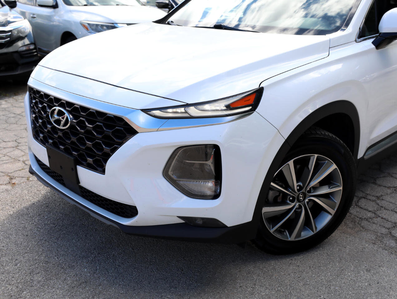 Used 2019 Hyundai Santa Fe Limited image 2