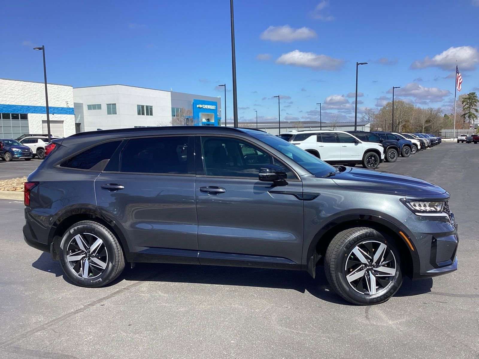 Used 2022 Kia Sorento EX w/ Panoramic Sunroof Package image 5