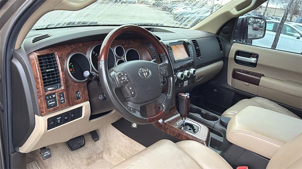 Used 2011 Toyota Sequoia Platinum image 15